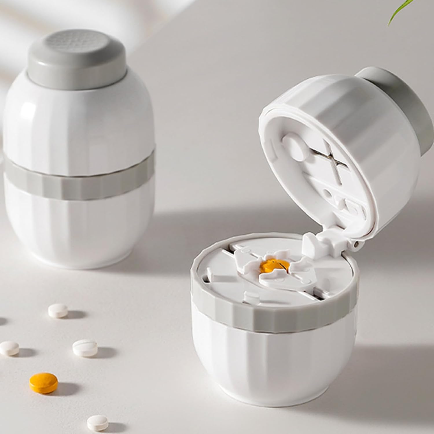 Potenzmittel & Standfestigkeit – Kleiner Tablettenschneider, tragbarer kleiner Tabletten-Trenner, sicherer Schneider für halbe oder viertel mit Verriegelung, für Zuhause, ältere Menschen, Kinder und tägliche Aktivitäten – Bild 2